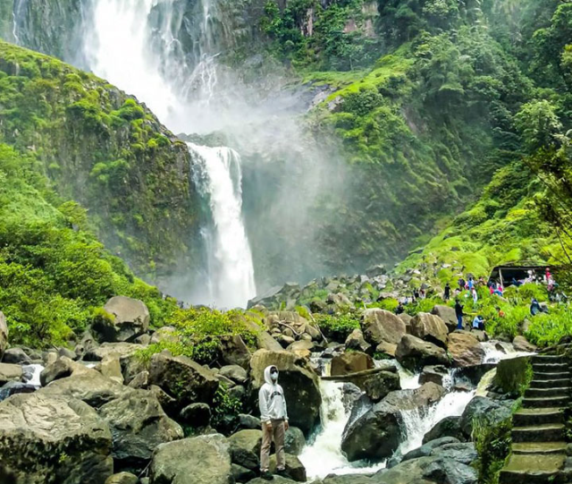 Wisata Air Terjun dengan Alam Nan Eksotis di Sumatera Utara